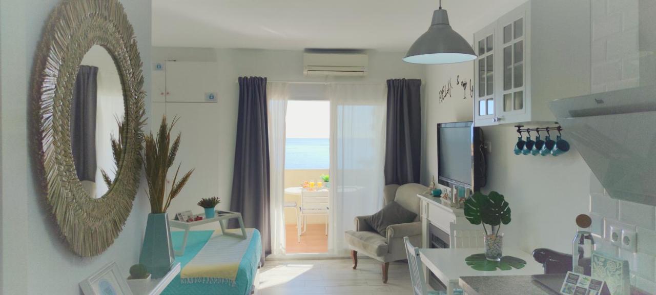 בנאלמדנה El Estudio De La Playa Benalbeach Holidays Deluxe מראה חיצוני תמונה