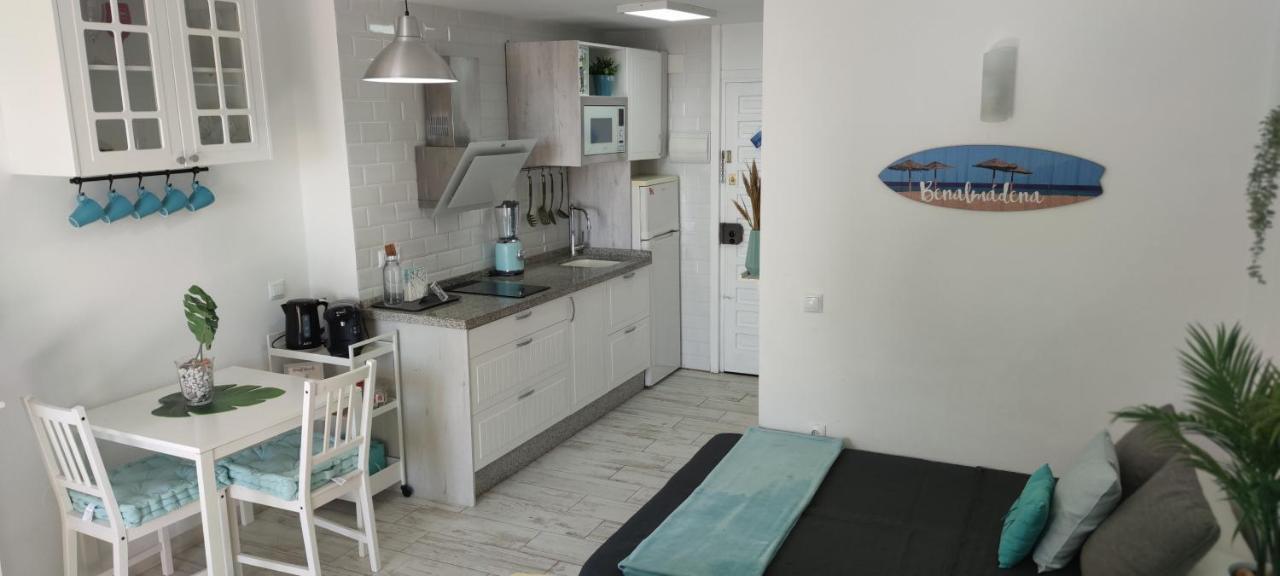בנאלמדנה El Estudio De La Playa Benalbeach Holidays Deluxe מראה חיצוני תמונה