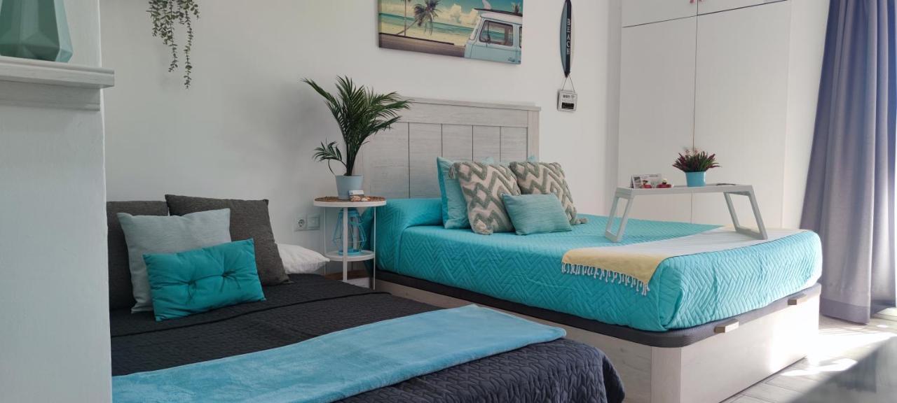 בנאלמדנה El Estudio De La Playa Benalbeach Holidays Deluxe מראה חיצוני תמונה
