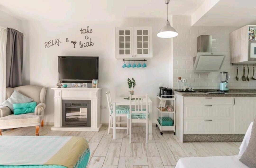 בנאלמדנה El Estudio De La Playa Benalbeach Holidays Deluxe מראה חיצוני תמונה