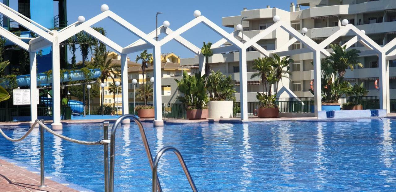 בנאלמדנה El Estudio De La Playa Benalbeach Holidays Deluxe מראה חיצוני תמונה